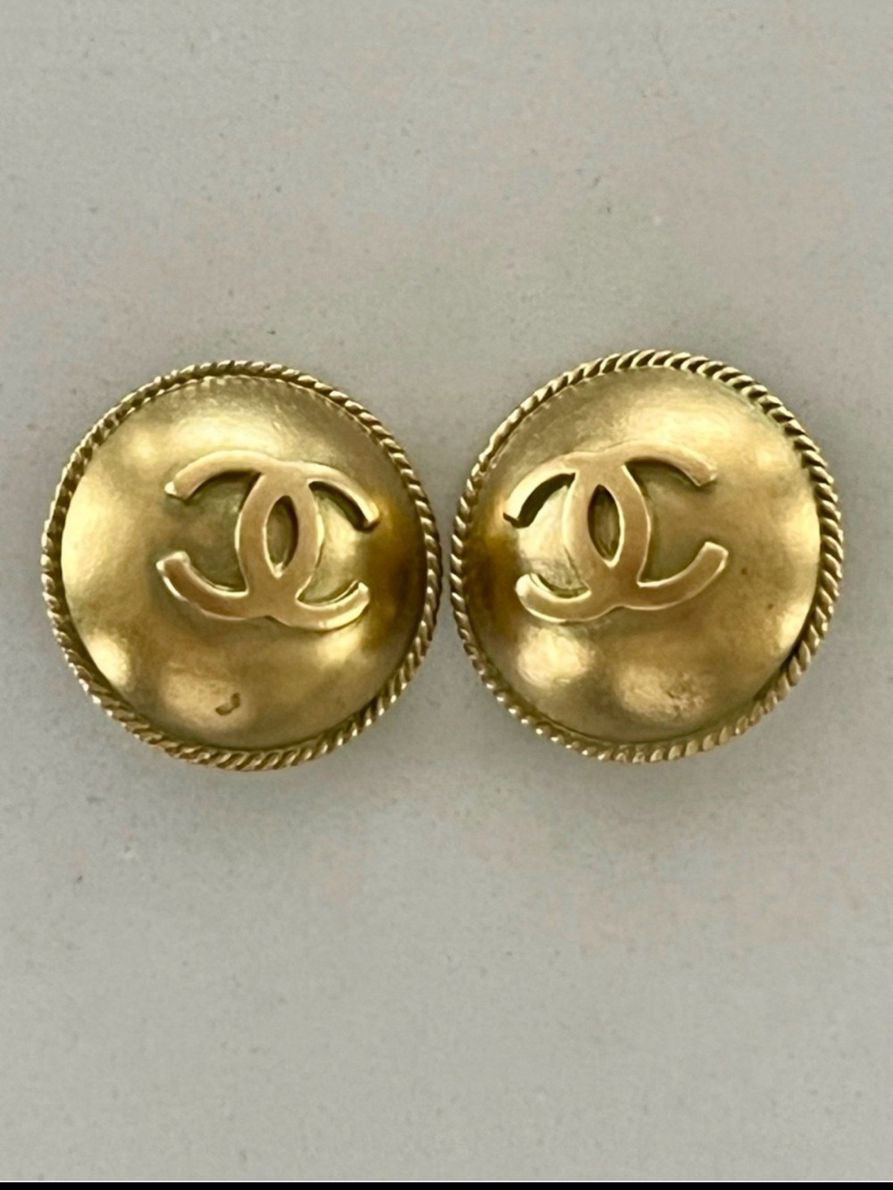 CHANEL Vintage 1995 Spring CC Logo Round Rope Button Clip-On Earrings 18K GP